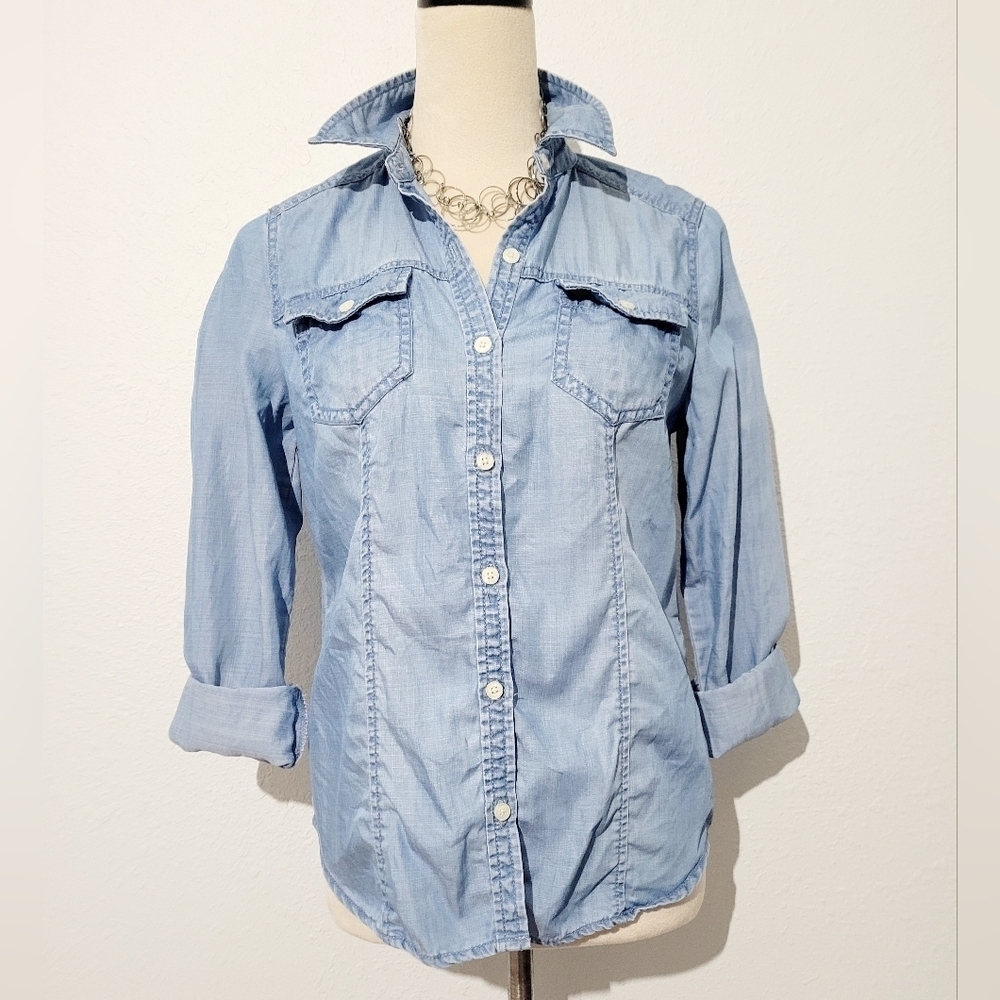 Chico’s Woman's Chambray Button Front Shirt Size Small Light Wash Denim Top - Picture 2 of 14